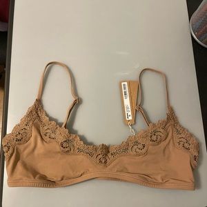 SKIMS Fits Everybody Lace Scoop Bralette